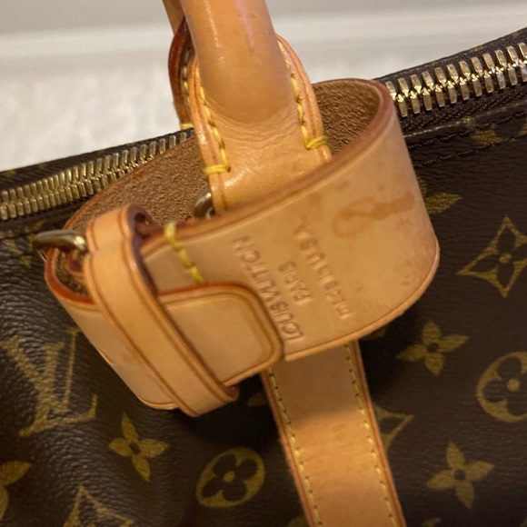 Authentic Louis Vuitton duffle - Picture 4 of 10